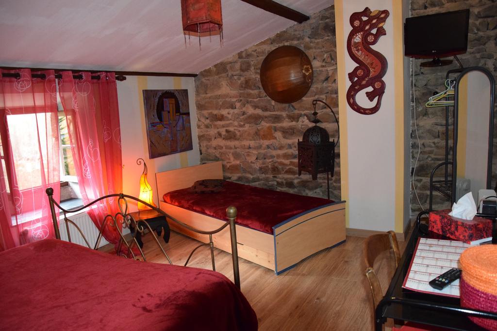 Chateau Des Aiguilles Saint-Remy-de-Chargnat Room photo